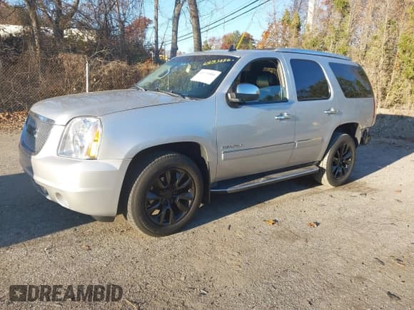 ✅ 2011 GMC Yukon Denali • VIN: 1GKS2EEF4BR102689 • Lot: 43733886. Listed on IAAI with 206,458 mi. Free auction sales archive from the USA and detailed vehicle history report at DreamBid. Image 2.