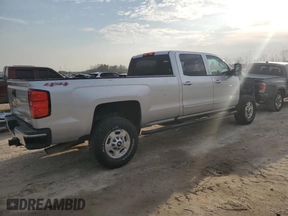 ✅ 2017 Chevrolet Silverado 2500HD LT • VIN: 1GC1KVEG2HF101471 • Lot: 46474815. Listed on Copart with 213,086 mi. Free auction sales archive from the USA and detailed vehicle history report at DreamBid. Image 3.