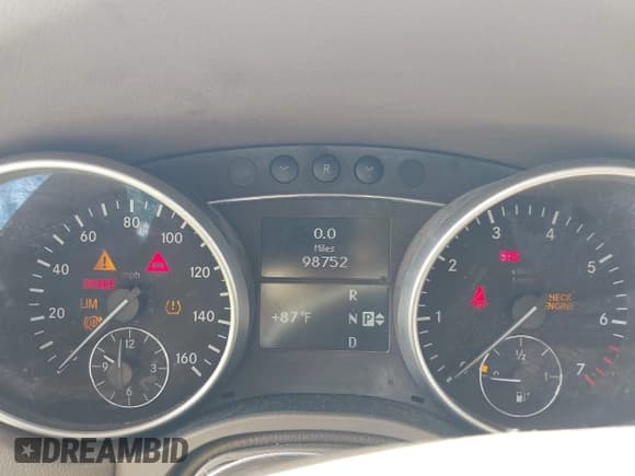 ✅ 2010 Mercedes-Benz M 350 • VIN: 4JGBB5GB6AA539477 • Lot: 43900199. Listed on IAAI with 98,752 mi. Free auction sales archive from the USA and detailed vehicle history report at DreamBid. Image 7.