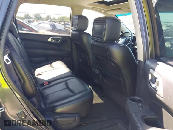 ✅ 2014 Nissan Pathfinder S • VIN: 5N1AR2MMXEC644402 • Lot: 43327559. Listed on IAAI with 197,721 mi. Free auction sales archive from the USA and detailed vehicle history report at DreamBid. Image 8.