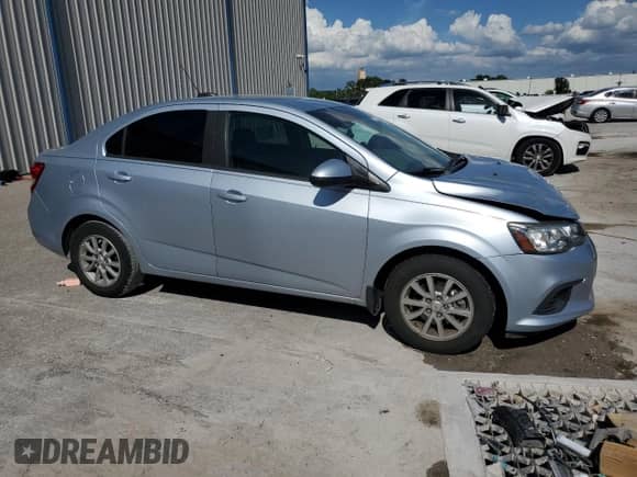 2017 Chevrolet Sonic LS с VIN 1G1JB5SH4H4164704, выставлен на аукционе Copart как лот 61555634 с пробегом 114 580 миль миль и Списание • Salvage title. История ставок и продаж доступна на DreamBid. Изображение 4.