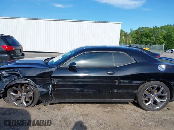 ✅ 2018 Dodge Challenger SXT • VIN: 2C3CDZAG4JH202620 • Lot: 42374734. Wystawiony na IAAI z przebiegiem 43 540 mil. Bezpłatny archiwum sprzedaży aukcyjnych z USA i szczegółowy raport historii pojazdu na DreamBid. Zdjęcie 14.