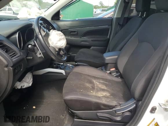 2013 Mitsubishi Outlander ES z VIN 4A4AR3AU2DE011774, wystawiony jako Copart lot #69600585 z przebiegiem 120 410 mil mil oraz Szkoda całkowita • Salvage title. Historia ofert i sprzedaży dostępna na DreamBid. Obrazek 7.