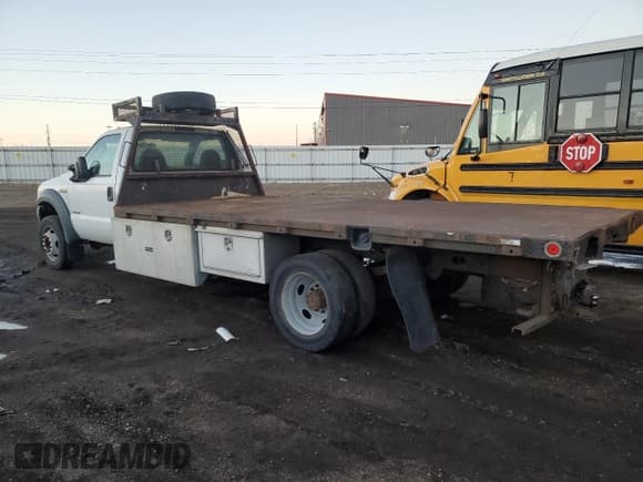 ✅ 2005 Ford F-450 • VIN: 1FDXF46P65ED12547 • Lot: 43158715. Listed on Copart with 230,920 mi. Free auction sales archive from the USA and detailed vehicle history report at DreamBid. Image 2.