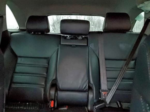 ✅ 2019 Kia Sorento EX • VIN: 5XYPHDA59KG447545 • Lot: 95039635. Wystawiony na Copart z przebiegiem 134 830 mil. Bezpłatny archiwum sprzedaży aukcyjnych z USA i szczegółowy raport historii pojazdu na DreamBid. Zdjęcie 10.