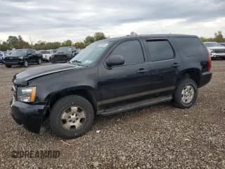 ✅ 2013 Chevrolet Tahoe Commercial • VIN: 1GNSK2E08DR370385 • Lot: 82226895. Wystawiony na Copart z przebiegiem 137 836 mil. Bezpłatny archiwum sprzedaży aukcyjnych z USA i szczegółowy raport historii pojazdu na DreamBid. Zdjęcie 1.