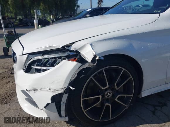 ✅ 2019 Mercedes-Benz C 300 • VIN: WDDWJ8DB1KF844216 • Lot: 41824556. Listed on IAAI with 104,530 mi. Free auction sales archive from the USA and detailed vehicle history report at DreamBid. Image 6.