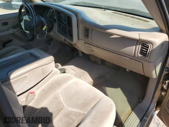 2004 Chevrolet Silverado 1500 LS z VIN 1GCEC14V54Z118877, wystawiony jako Copart lot #74352114 z przebiegiem 103 253 mil mil oraz Szkoda całkowita • Salvage title. Historia ofert i sprzedaży dostępna na DreamBid. Obrazek 8.