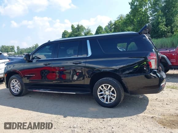 ✅ 2022 Chevrolet Suburban LT • VIN: 1GNSKCKD1NR192219 • Lot: 42829255. Listed on IAAI with 214,477 mi. Free auction sales archive from the USA and detailed vehicle history report at DreamBid. Image 14.