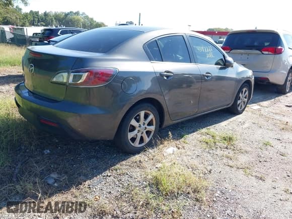 ✅ 2011 Mazda 3 i Touring • VIN: JM1BL1VG0B1399534 • Lot: 43182222. Wystawiony na IAAI z przebiegiem 222 581 mil. Bezpłatny archiwum sprzedaży aukcyjnych z USA i szczegółowy raport historii pojazdu na DreamBid. Zdjęcie 4.