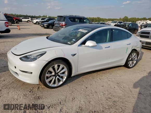 ✅ 2020 Tesla Model 3 Standard Range Plus • VIN: 5YJ3E1EA8LF614404 • Лот: 82043055. Опубликован ранее на Copart с пробегом 85 112 миль. Бесплатный доступ к архиву аукционных продаж из США и подробный отчёт об истории автомобиля на DreamBid. Изображение 1.