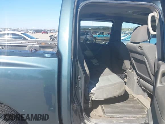 ✅ 2005 Nissan Titan XE • VIN: 1N6BA07AX5N563374 • Lot: 43627413. Listed on IAAI with 151,817 mi. Free auction sales archive from the USA and detailed vehicle history report at DreamBid. Image 8.