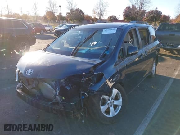 ✅ 2012 Toyota Sienna LE • VIN: 5TDKK3DC7CS229883 • Lot: 43592199. Wystawiony na IAAI z przebiegiem 115 659 mil. Bezpłatny archiwum sprzedaży aukcyjnych z USA i szczegółowy raport historii pojazdu na DreamBid. Zdjęcie 20.