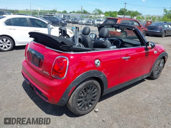 ✅ 2017 MINI Convertible Cooper S • VIN: WMWWG9C53H3C22950 • Lot: 42297714. Wystawiony na IAAI z przebiegiem 22 613 mil. Bezpłatny archiwum sprzedaży aukcyjnych z USA i szczegółowy raport historii pojazdu na DreamBid. Zdjęcie 4.