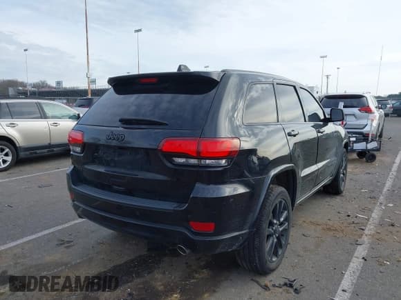 ✅ 2018 Jeep Grand Cherokee Altitude • VIN: 1C4RJFAG2JC469450 • Lot: 43899678. Wystawiony na IAAI z przebiegiem 78 954 mil. Bezpłatny archiwum sprzedaży aukcyjnych z USA i szczegółowy raport historii pojazdu na DreamBid. Zdjęcie 4.