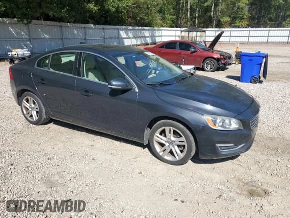 ✅ 2015 Volvo S60 T5 Drive-E Premier • VIN: YV126MFK2F1353652 • Lot: 85708235. Listed on Copart with 135,365 mi. Free auction sales archive from the USA and detailed vehicle history report at DreamBid. Image 4.