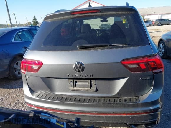 ✅ 2024 Volkswagen Tiguan SE R-Line Black • VIN: 3VV8B7AX6RM180825 • Лот: 43416735. Опубликован ранее на IAAI с пробегом 14 178 миль. Бесплатный доступ к архиву аукционных продаж из США и подробный отчёт об истории автомобиля на DreamBid. Изображение 16.