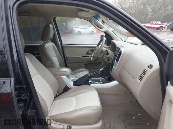 2005 Mercury Mariner Luxury с VIN 4M2YU56175DJ04628, выставлен на аукционе IAAI как лот 43513803 с пробегом 139 688 миль миль и . История ставок и продаж доступна на DreamBid. Изображение 5.