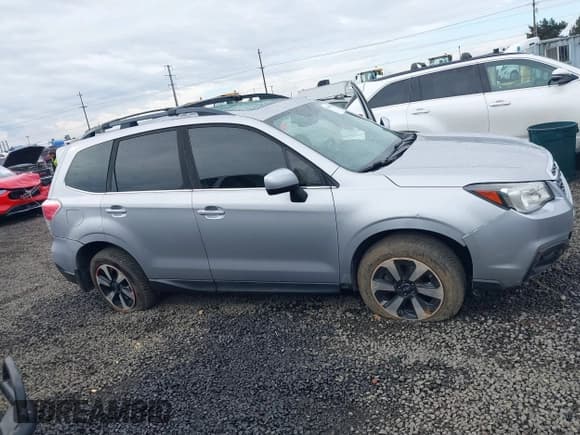 ✅ 2017 Subaru Forester Limited • VIN: JF2SJAJC2HH420510 • Lot: 43388893. Wystawiony na IAAI z przebiegiem 81 963 mil. Bezpłatny archiwum sprzedaży aukcyjnych z USA i szczegółowy raport historii pojazdu na DreamBid. Zdjęcie 6.