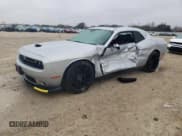 ✅ 2021 Dodge Challenger R/T • VIN: 2C3CDZBT1MH601601 • Lot: 39431493. Wystawiony na Copart z przebiegiem 19 148 mil. Bezpłatny archiwum sprzedaży aukcyjnych z USA i szczegółowy raport historii pojazdu na DreamBid. Zdjęcie 1.