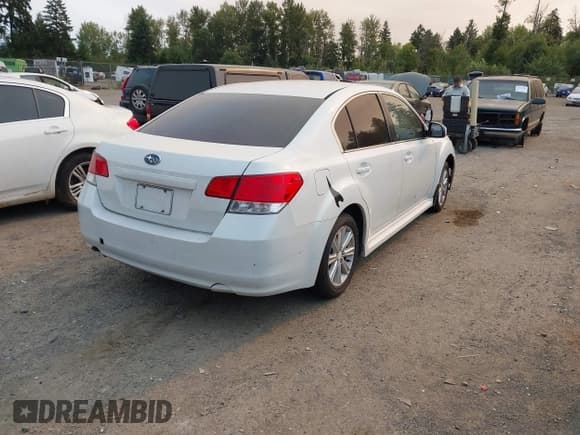 ✅ 2011 Subaru Legacy Premium • VIN: 4S3BMBC67B3261832 • Лот: 42979471. Опубликован ранее на IAAI с пробегом 179 842 миль. Бесплатный доступ к архиву аукционных продаж из США и подробный отчёт об истории автомобиля на DreamBid. Изображение 4.