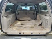 ✅ 2004 Chevrolet Suburban Z71 • VIN: 3GNFK16Z04G179696 • Лот: 81133934. Опубликован ранее на Copart с пробегом 155 451 миль. Бесплатный доступ к архиву аукционных продаж из США и подробный отчёт об истории автомобиля на DreamBid. Изображение 6.