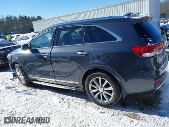 ✅ 2017 Kia Sorento SX • VIN: 5XYPKDA55HG251211 • Lot: 41394318. Listed on IAAI with 127,487 mi. Free auction sales archive from the USA and detailed vehicle history report at DreamBid. Image 14.