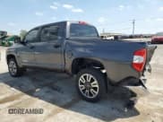 ✅ 2018 Toyota Tundra SR5 • VIN: 5TFEM5F16JX133054 • Лот: 53459035. Опубликован ранее на Copart с пробегом 74 317 миль. Бесплатный доступ к архиву аукционных продаж из США и подробный отчёт об истории автомобиля на DreamBid. Изображение 2.