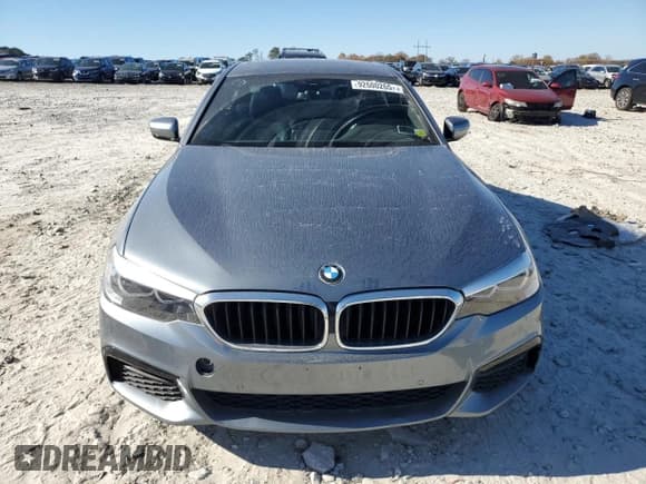 ✅ 2019 BMW 5 Series 530i xDrive • VIN: WBAJA7C55KWW19496 • Lot: 92600265. Wystawiony na Copart z przebiegiem 60 044 mil. Bezpłatny archiwum sprzedaży aukcyjnych z USA i szczegółowy raport historii pojazdu na DreamBid. Zdjęcie 5.