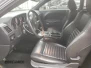 ✅ 2009 Dodge Challenger R/T • VIN: 2B3LJ54T59H510379 • Lot: 82143754. Wystawiony na Copart z przebiegiem 104 807 mil. Bezpłatny archiwum sprzedaży aukcyjnych z USA i szczegółowy raport historii pojazdu na DreamBid. Zdjęcie 7.