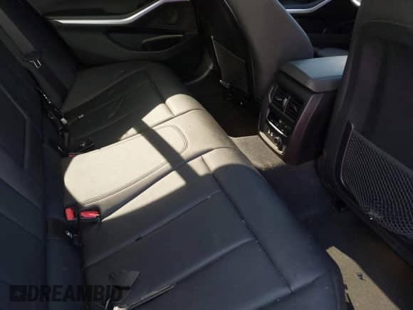 2020 BMW 3 Series 330i xDrive z VIN WBA5R7C01LFH48872, wystawiony jako IAAI lot #42136088 z przebiegiem Nie podano mil oraz . Historia ofert i sprzedaży dostępna na DreamBid. Obrazek 8.