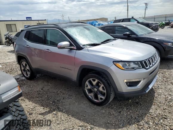 ✅ 2020 Jeep Compass High Altitude • VIN: 3C4NJDCB7LT128086 • Lot: 69826055. Wystawiony na Copart z przebiegiem 139 119 mil. Bezpłatny archiwum sprzedaży aukcyjnych z USA i szczegółowy raport historii pojazdu na DreamBid. Zdjęcie 4.