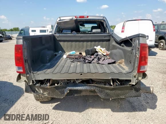 ✅ 2013 GMC Sierra 2500HD SLE • VIN: 1GT120C82DF142207 • Lot: 81999125. Listed on Copart with 231,914 mi. Free auction sales archive from the USA and detailed vehicle history report at DreamBid. Image 6.