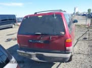 ✅ 1999 Ford Explorer XL • VIN: 1FMZU34X4XZA62751 • Lot: 42042089. Wystawiony na IAAI z przebiegiem 173 290 mil. Bezpłatny archiwum sprzedaży aukcyjnych z USA i szczegółowy raport historii pojazdu na DreamBid. Zdjęcie 16.