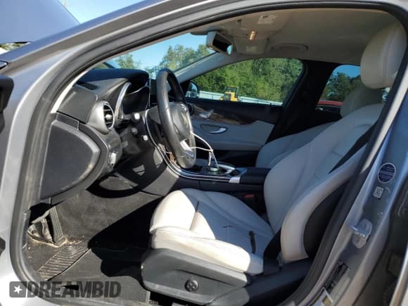 ✅ 2016 Mercedes-Benz C 300 • VIN: 55SWF4JB8GU108599 • Лот: 87021425. Опубликован ранее на Copart с пробегом 159 678 миль. Бесплатный доступ к архиву аукционных продаж из США и подробный отчёт об истории автомобиля на DreamBid. Изображение 7.