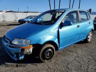 2006 Chevrolet Aveo LT z VIN KL1TG66676B645952, wystawiony jako Copart lot #88801935 z przebiegiem 97 049 mil mil oraz Szkoda całkowita • Salvage title. Historia ofert i sprzedaży dostępna na DreamBid. Obrazek 1.