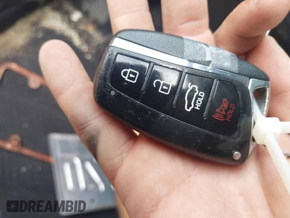 2016 Hyundai Azera с VIN KMHFG4JG7GA501332, выставлен на аукционе IAAI как лот 43288352 с пробегом 94 882 миль миль и . История ставок и продаж доступна на DreamBid. Изображение 11.