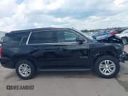 ✅ 2020 Chevrolet Tahoe LT • VIN: 1GNSCBKCXLR299233 • Lot: 43131742. Wystawiony na IAAI z przebiegiem 77 843 mil. Bezpłatny archiwum sprzedaży aukcyjnych z USA i szczegółowy raport historii pojazdu na DreamBid. Zdjęcie 13.