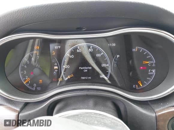 ✅ 2018 Jeep Grand Cherokee Limited • VIN: 1C4RJEBG1JC402816 • Lot: 43141564. Wystawiony na IAAI z przebiegiem 76 612 mil. Bezpłatny archiwum sprzedaży aukcyjnych z USA i szczegółowy raport historii pojazdu na DreamBid. Zdjęcie 7.