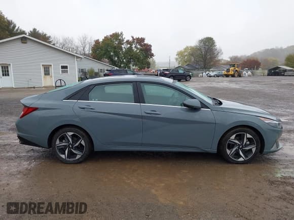 ✅ 2022 Hyundai Elantra SEL • VIN: KMHLN4AG4NU339597 • Lot: 43586652. Listed on IAAI with 27,361 mi. Free auction sales archive from the USA and detailed vehicle history report at DreamBid. Image 13.