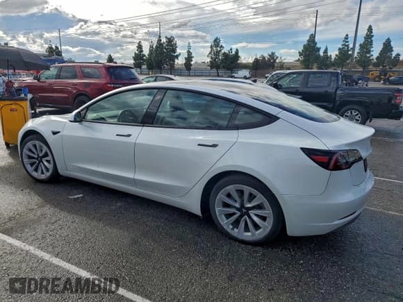 ✅ 2022 Tesla Model 3 Long Range • VIN: 5YJ3E1EB2NF293469 • Лот: 94108795. Опубликован ранее на Copart с пробегом 69 075 миль. Бесплатный доступ к архиву аукционных продаж из США и подробный отчёт об истории автомобиля на DreamBid. Изображение 2.