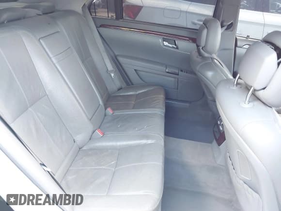 ✅ 2008 Mercedes-Benz S 550 • VIN: WDDNG71X18A182034 • Lot: 43108068. Wystawiony na IAAI z przebiegiem 147 911 mil. Bezpłatny archiwum sprzedaży aukcyjnych z USA i szczegółowy raport historii pojazdu na DreamBid. Zdjęcie 8.