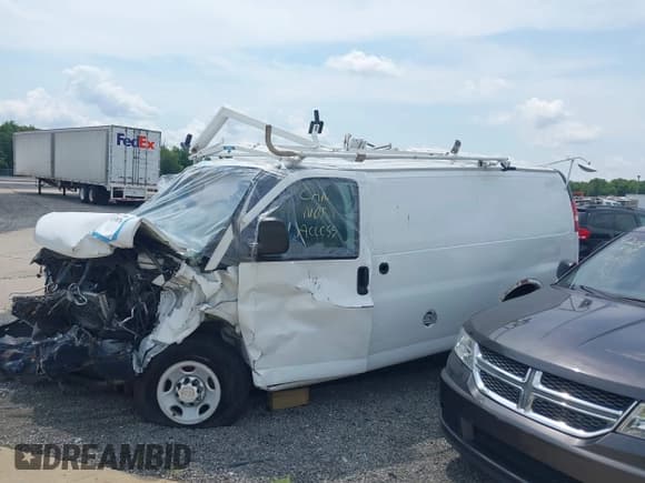 ✅ 2012 Chevrolet Express Cargo • VIN: 1GCWGFCA8C1181277 • Lot: 42538758. Wystawiony na IAAI z przebiegiem Nie podano. Bezpłatny archiwum sprzedaży aukcyjnych z USA i szczegółowy raport historii pojazdu na DreamBid. Zdjęcie 14.