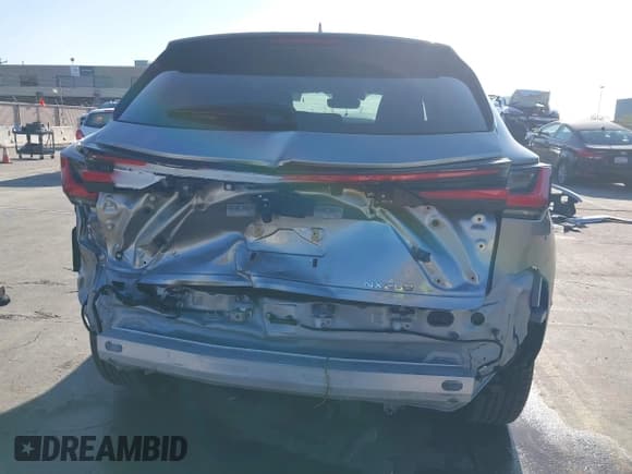 ✅ 2025 Lexus NX 250 • VIN: 2T2ADCAZ9SC018329 • Lot: 43770319. Wystawiony na IAAI z przebiegiem 18 813 mil. Bezpłatny archiwum sprzedaży aukcyjnych z USA i szczegółowy raport historii pojazdu na DreamBid. Zdjęcie 17.