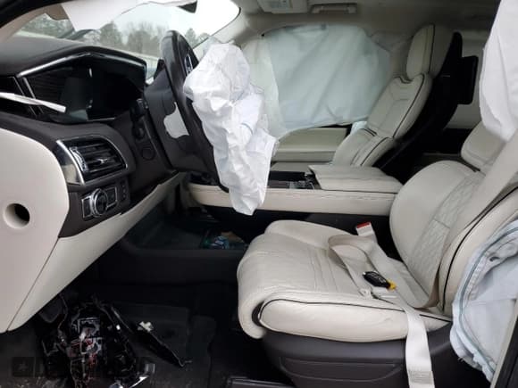 ✅ 2021 Lincoln Navigator Black Label • VIN: 5LMJJ3TT1MEL03959 • Лот: 43876275. Опубликован ранее на Copart с пробегом Не указан. Бесплатный доступ к архиву аукционных продаж из США и подробный отчёт об истории автомобиля на DreamBid. Изображение 7.