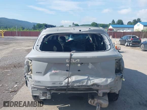 2022 Kia Sorento X-Line S z VIN 5XYRLDLC0NG097441, wystawiony jako IAAI lot #42556752 z przebiegiem 21 463 mil mil oraz . Historia ofert i sprzedaży dostępna na DreamBid. Obrazek 6.