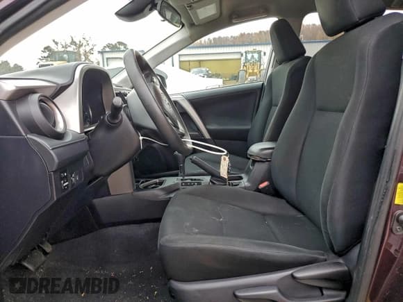 ✅ 2017 Toyota RAV4 LE • VIN: 2T3ZFREV5HW389532 • Lot: 93949665. Wystawiony na Copart z przebiegiem 123 908 mil. Bezpłatny archiwum sprzedaży aukcyjnych z USA i szczegółowy raport historii pojazdu na DreamBid. Zdjęcie 7.