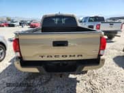 ✅ 2018 Toyota Tacoma SR5 • VIN: 3TMDZ5BN0JM053762 • Lot: 81224705. Wystawiony na Copart z przebiegiem 101 238 mil. Bezpłatny archiwum sprzedaży aukcyjnych z USA i szczegółowy raport historii pojazdu na DreamBid. Zdjęcie 6.