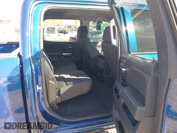 ✅ 2018 Chevrolet Silverado 1500 LT • VIN: 3GCUKREC2JG541308 • Lot: 43591664. Wystawiony na IAAI z przebiegiem 68 439 mil. Bezpłatny archiwum sprzedaży aukcyjnych z USA i szczegółowy raport historii pojazdu na DreamBid. Zdjęcie 8.