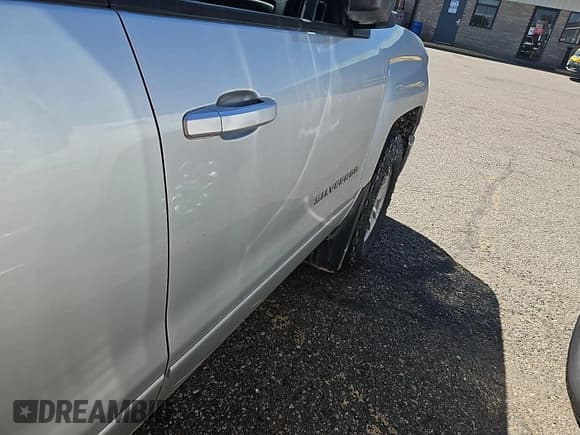 ✅ 2015 Chevrolet Silverado 1500 LT • VIN: 1GCVKREC8FZ368437 • Лот: 42466501. Опубликован ранее на IAAI с пробегом 126 293 миль. Бесплатный доступ к архиву аукционных продаж из США и подробный отчёт об истории автомобиля на DreamBid. Изображение 1.